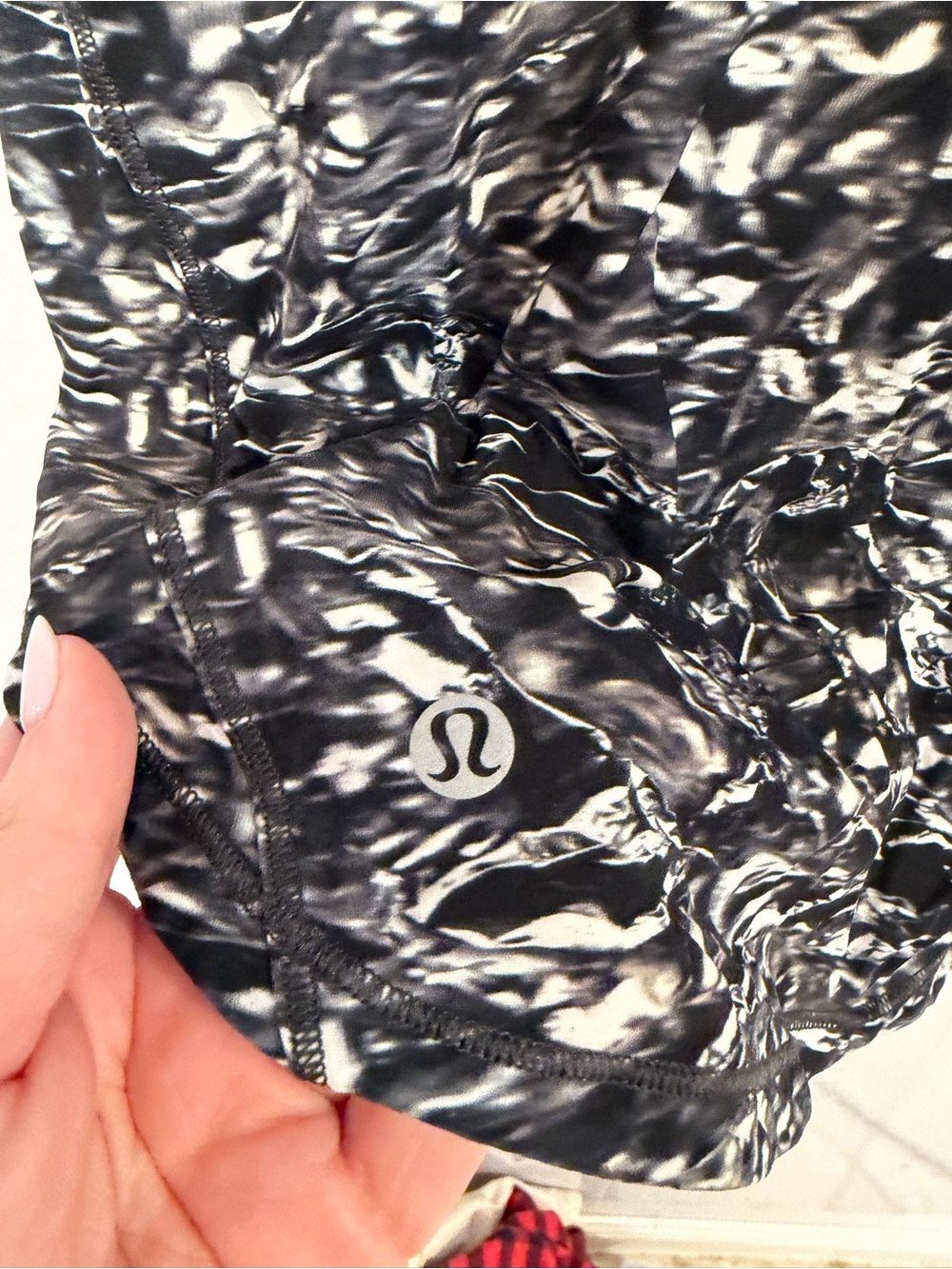 Lululemon Black & White Printed Sleeveless Mesh Tank Top - Picture 4 of 4